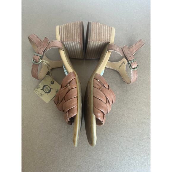 NWT BORN Shonie Brown Soft Leather Block Heel Buckle Ankle Comfort Sandals Sz 10 - Picture 7 of 14